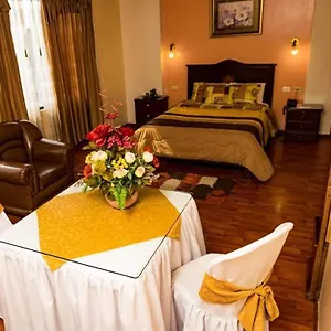  Hotel Ilinizas